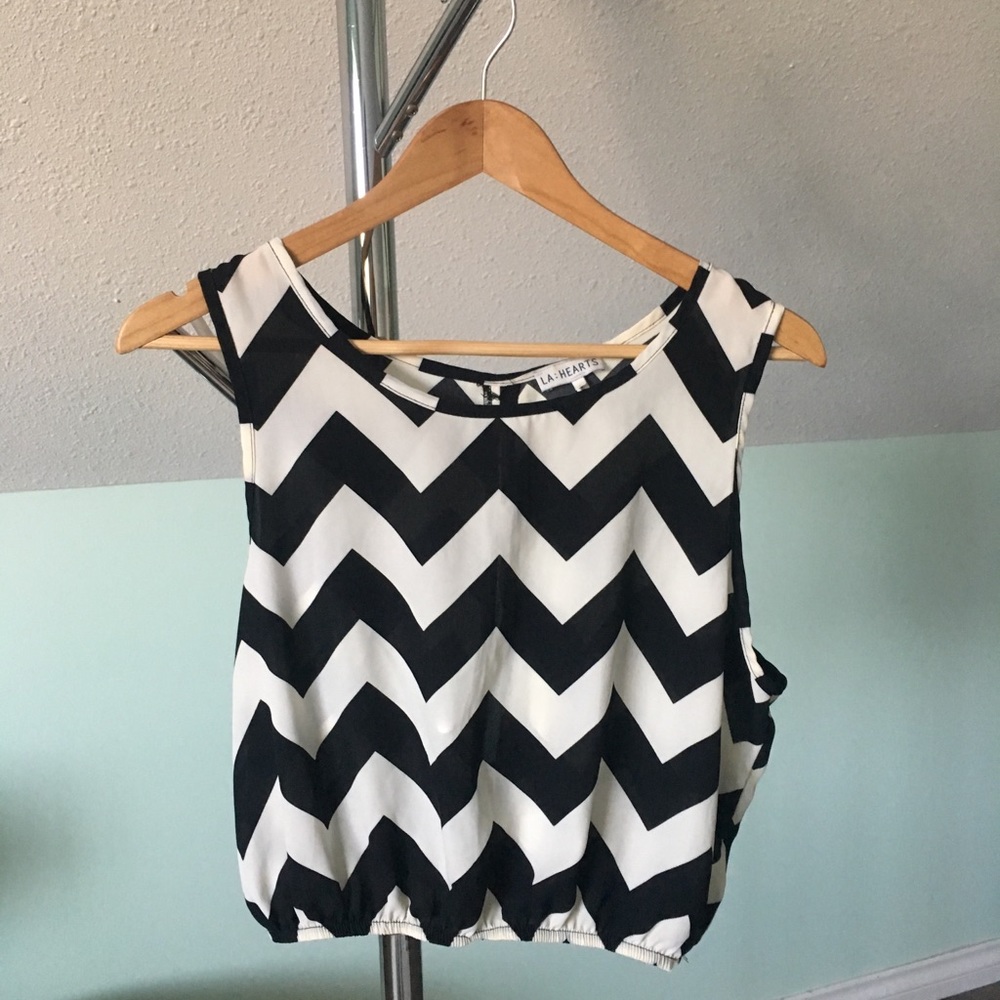 LA Hearts zig zag crop top